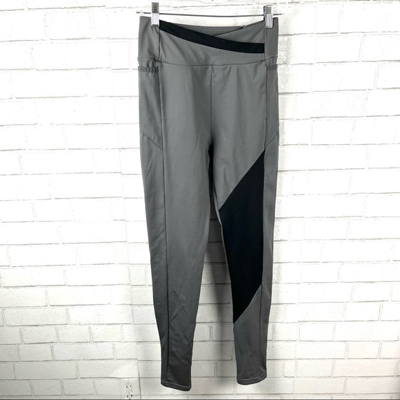 Gymshark Asymetric Legging Smokey grey / Black legging size Medium - Picture 5 of 10